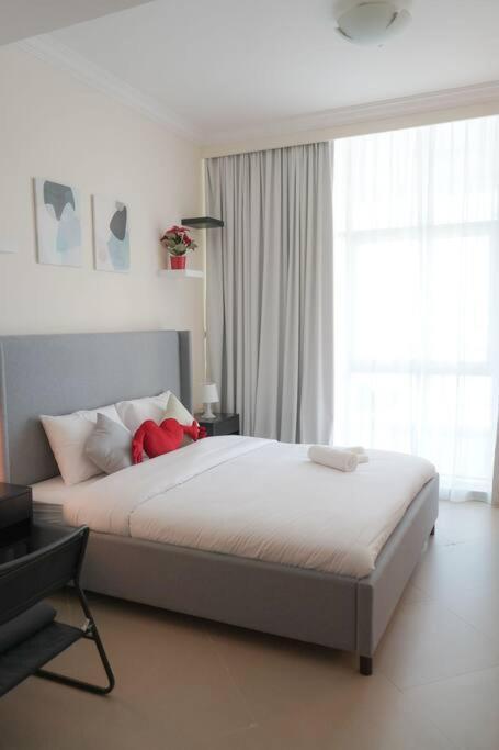 Step Into Serenity - Discover Modern Living In 1Br Apartment With Panoramic Views In Dubai Marina Near Jbr Walk, Beach And Bla Bla Club Екстериор снимка